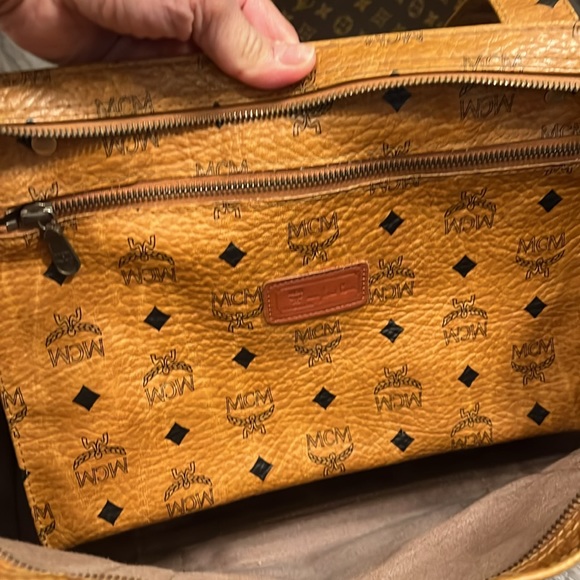 Pre loved authentic MCM shoulder bag - Picture 5 of 7